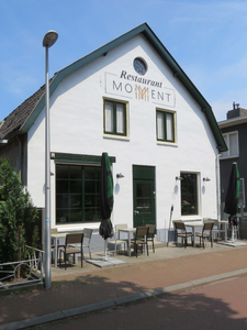 844098 Gezicht op de voorgevel van restaurant Moment (Zandweg 143) te De Meern (gemeente Utrecht).